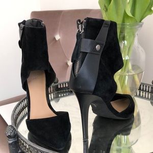 Joe’s Baylee Black Suede Cuff Ankle 4” Heels